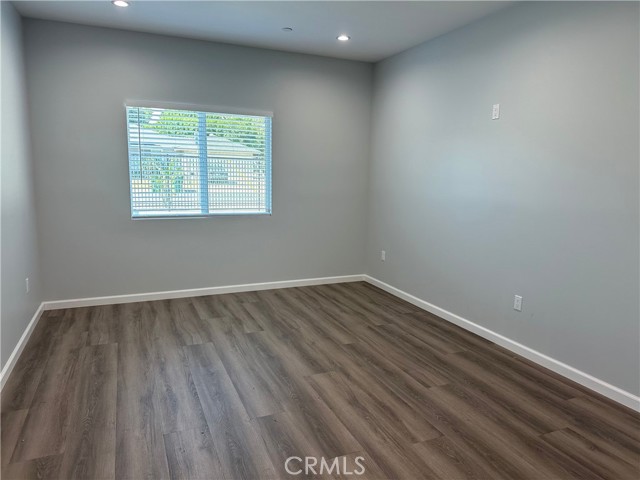 Detail Gallery Image 6 of 22 For 15522 Tupper St, North Hills,  CA 91343 - 2 Beds | 2 Baths