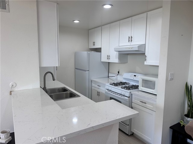 Detail Gallery Image 6 of 34 For 5700 Etiwanda #264,  Tarzana,  CA 91356 - 3 Beds | 2 Baths