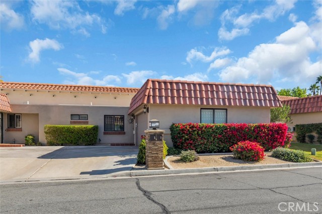 Detail Gallery Image 3 of 45 For 41588 Jupiter Hills Ct, Palm Desert,  CA 92211 - 3 Beds | 2 Baths