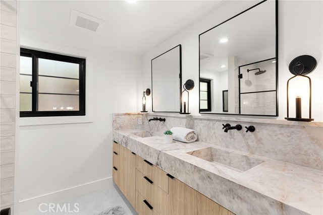 4885 Winnetka Avenue, Woodland Hills CA: https://media.crmls.org/medias/e3ae9b09-374a-4715-9cb9-739ecfb181a8.jpg