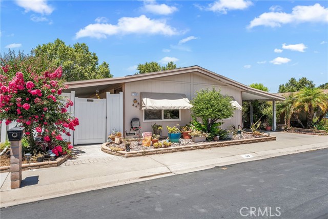 Detail Gallery Image 1 of 22 For 1325 Medallion St, Redlands,  CA 92374 - 2 Beds | 2 Baths