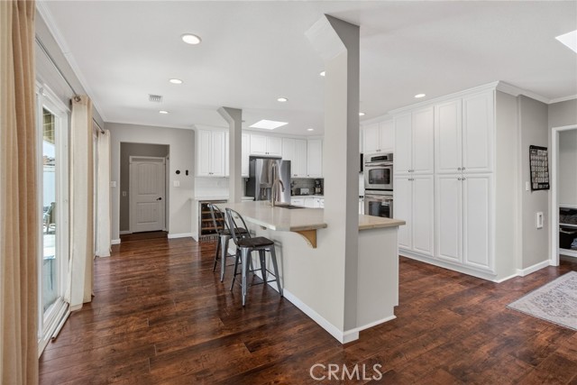 Detail Gallery Image 8 of 46 For 1986 Wetherly Way, Riverside,  CA 92506 - 4 Beds | 3 Baths