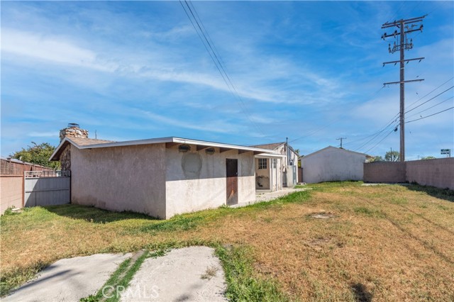 13303 Judah Avenue, Hawthorne CA: https://media.crmls.org/medias/e3b0c469-37e1-4a0f-af7a-4a995b0e8628.jpg