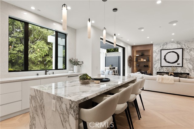 Detail Gallery Image 12 of 43 For 4211 Agnes Ave, Studio City,  CA 91604 - 4 Beds | 4/1 Baths