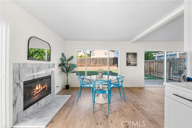 Detail Gallery Image 17 of 54 For 22015 Romar St, Chatsworth,  CA 91311 - 4 Beds | 3 Baths