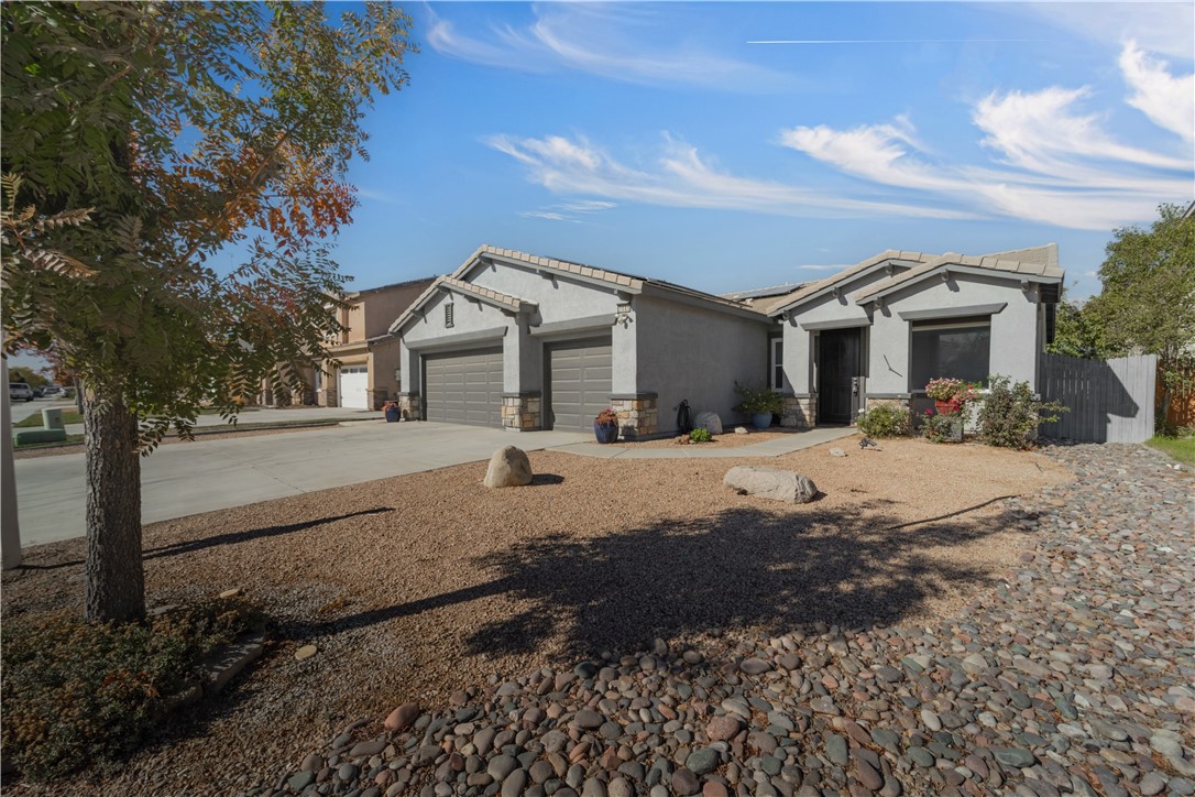 Detail Gallery Image 1 of 44 For 3085 Summer Breeze, Rosamond,  CA 93560 - 4 Beds | 2 Baths