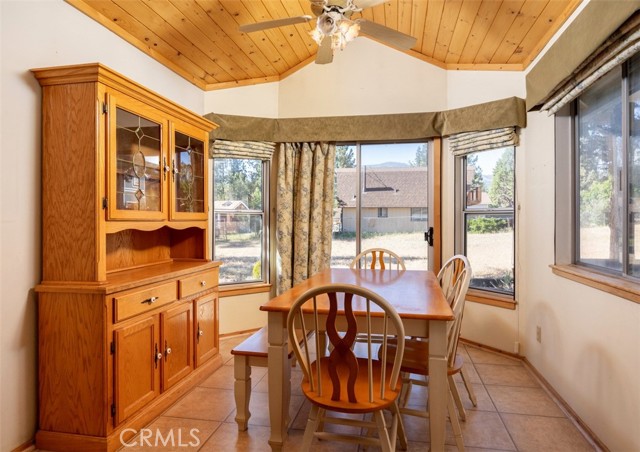 Detail Gallery Image 10 of 36 For 344 Downey Dr, Big Bear City,  CA 92314 - 4 Beds | 2/1 Baths