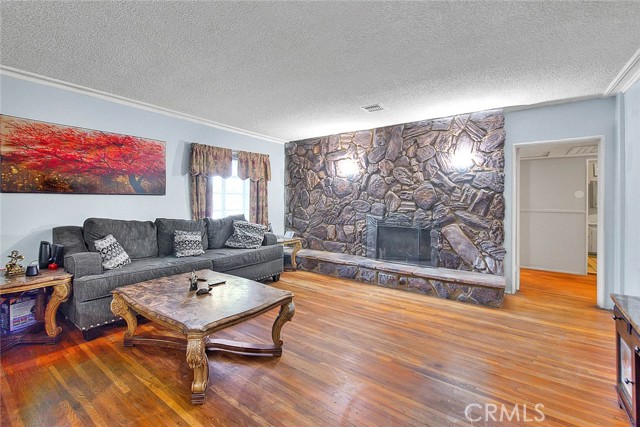 Detail Gallery Image 9 of 48 For 18087 San Bernardino, Bloomington,  CA 92316 - 3 Beds | 1/1 Baths