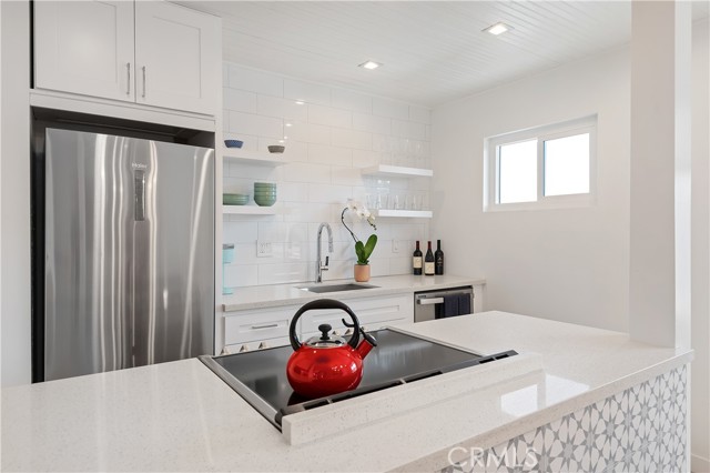 160 Ash Avenue, Carpinteria CA: https://media.crmls.org/medias/e3b263c1-40e0-4392-80e1-62149c1cf8d2.jpg