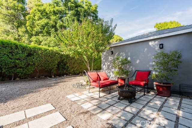 Detail Gallery Image 21 of 26 For 6551 De Celis, Lake Balboa,  CA 91406 - 3 Beds | 2 Baths