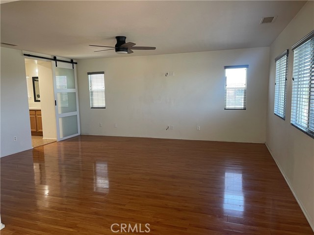37075 Parkway Drive, Beaumont CA: https://media.crmls.org/medias/e3b2726e-10bf-43ce-b1b7-2496d552c46c.jpg