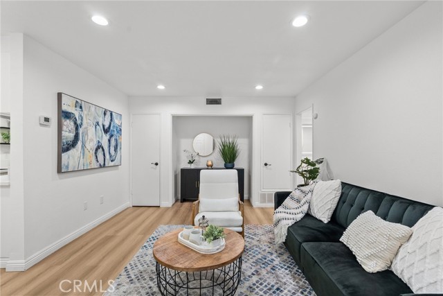 Detail Gallery Image 6 of 26 For 10847 Blix St #5,  North Hollywood,  CA 91602 - 1 Beds | 1 Baths