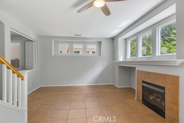 Detail Gallery Image 4 of 27 For 466 Fallbrook Ave, Newbury Park,  CA 91320 - 4 Beds | 2/1 Baths