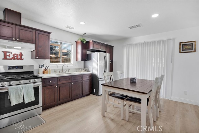 Detail Gallery Image 14 of 41 For 10450 Cimmeron Trail, Adelanto,  CA 92301 - 3 Beds | 2 Baths