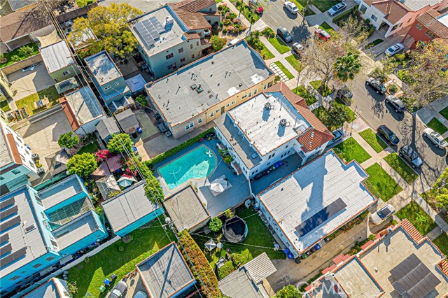 Detail Gallery Image 20 of 21 For 1226 Meadowbrook, Los Angeles,  CA 90019 - 6 Beds | 6 Baths