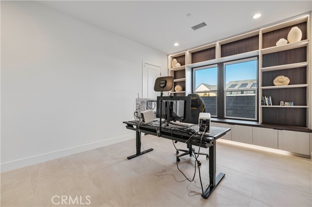 Image 21 of 68 For 24152 West Corte Ala