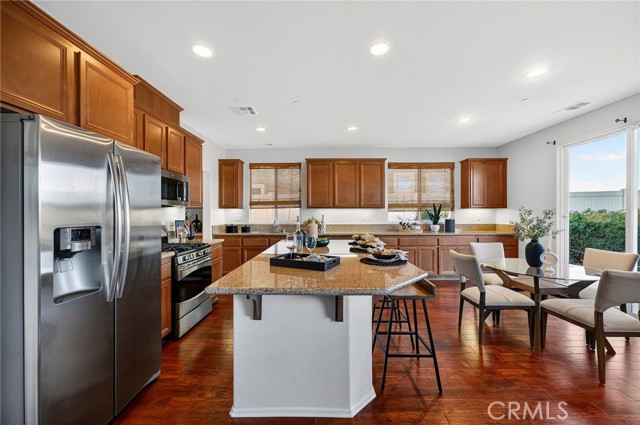 Detail Gallery Image 14 of 52 For 4154 Alderwood Pl, Lake Elsinore,  CA 92530 - 5 Beds | 3 Baths