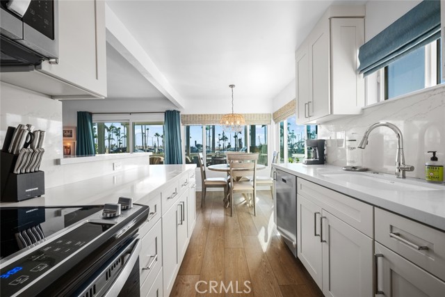 Detail Gallery Image 53 of 56 For 700 E Oceanfront, Newport Beach,  CA 92661 - – Beds | – Baths