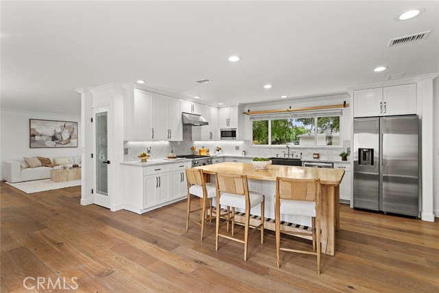 Detail Gallery Image 3 of 26 For 2162 Montgomery Road, Thousand Oaks,  CA 91360 - 4 Beds | 3 Baths