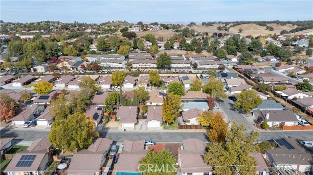 Detail Gallery Image 34 of 36 For 223 Oak Meadow Ln, Paso Robles,  CA 93446 - 2 Beds | 2 Baths