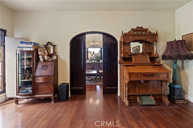 Image 28 of 73 For 4202 University