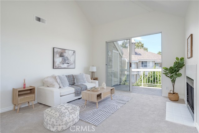 20251 Cape Coral Lane, Huntington Beach CA: https://media.crmls.org/medias/e3b514c5-5b7d-4531-84b0-e14c71c277ee.jpg