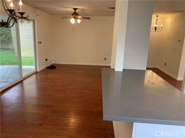 Detail Gallery Image 8 of 22 For 23464 Sylvan St, Woodland Hills,  CA 91367 - 3 Beds | 2/1 Baths