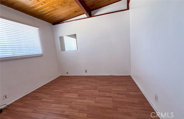 Detail Gallery Image 9 of 37 For 16268 Lorene Dr, Victorville,  CA 92395 - 3 Beds | 3 Baths
