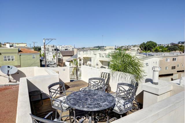 313 2nd Street, Hermosa Beach, California 90254, 3 Bedrooms Bedrooms, ,3 BathroomsBathrooms,Residential,Sold,2nd,SB12141698