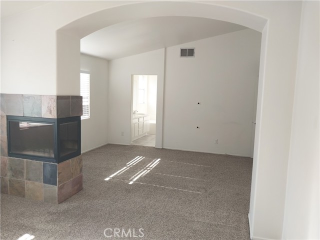 Detail Gallery Image 15 of 18 For 935 Redtail Dr, Corona,  CA 92879 - 4 Beds | 2/1 Baths