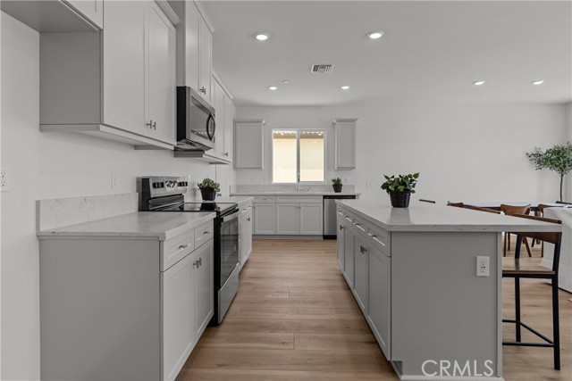 19769 Lurin Avenue, Riverside CA: https://media.crmls.org/medias/e3b71c55-72c8-4f5e-88fe-2306bdc60b68.jpg