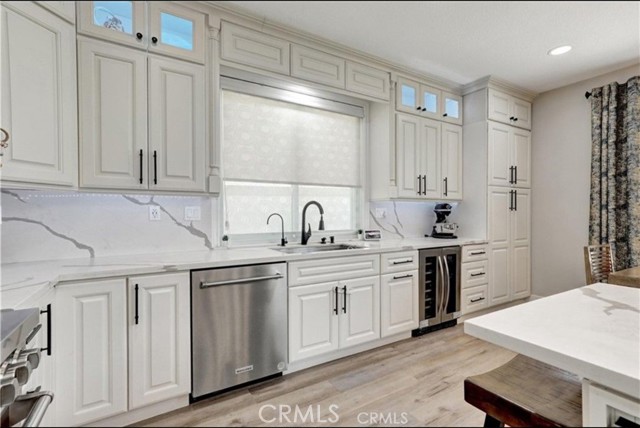 Detail Gallery Image 12 of 28 For 575 Rembrandt, Corona,  CA 92882 - 4 Beds | 3 Baths