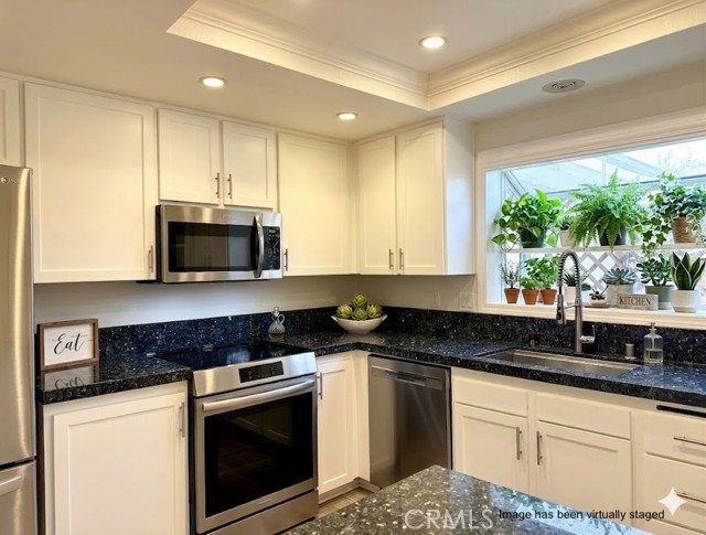 Detail Gallery Image 9 of 27 For 5519 Paseo Del Lago 2h,  Laguna Woods,  CA 92637 - 2 Beds | 2 Baths