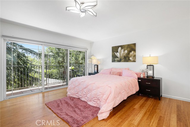 Detail Gallery Image 14 of 37 For 3329 Adina Dr, Los Angeles,  CA 90068 - 3 Beds | 3/1 Baths