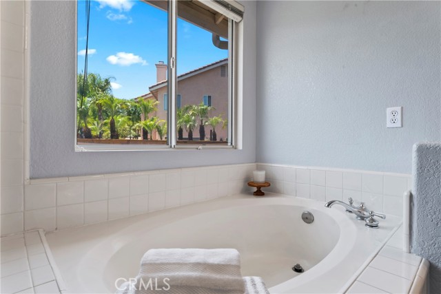 3064 Drake Street, Corona CA: https://media.crmls.org/medias/e3b90204-b5d3-4911-a9bb-60220d8e647b.jpg