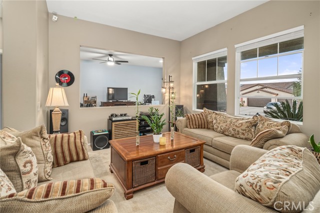 Detail Gallery Image 6 of 59 For 40651 Whitecliff Way, Palmdale,  CA 93551 - 5 Beds | 2/1 Baths