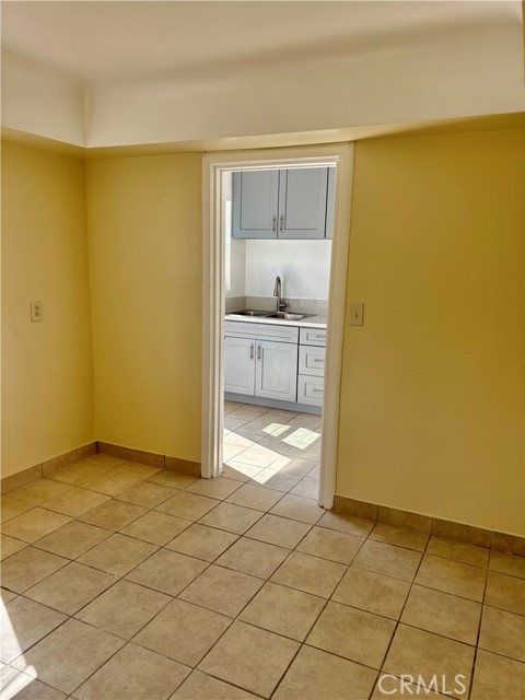 Detail Gallery Image 7 of 9 For 10518 S Vermont Ave, Los Angeles,  CA 90044 - 1 Beds | 1 Baths