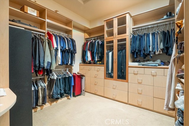 1917 Santa Margarita Drive, Fallbrook CA: https://media.crmls.org/medias/e3b9f40d-7f1e-4a4c-b5ac-52c38355e7ce.jpg