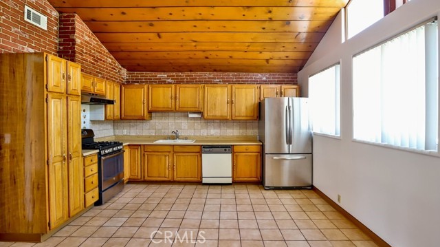Detail Gallery Image 40 of 42 For 15841 Marlin Pl, Van Nuys,  CA 91406 - 2 Beds | 2 Baths