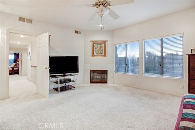 23780 Clarendon Street photo 9