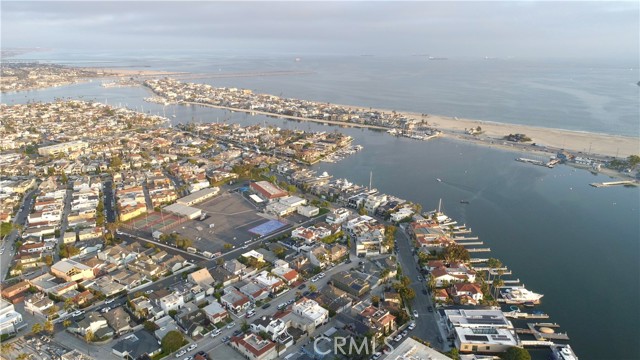 125 Siena Drive, Long Beach CA: https://media.crmls.org/medias/e3ba9655-b84a-4290-a1d6-f8baeccc8805.jpg