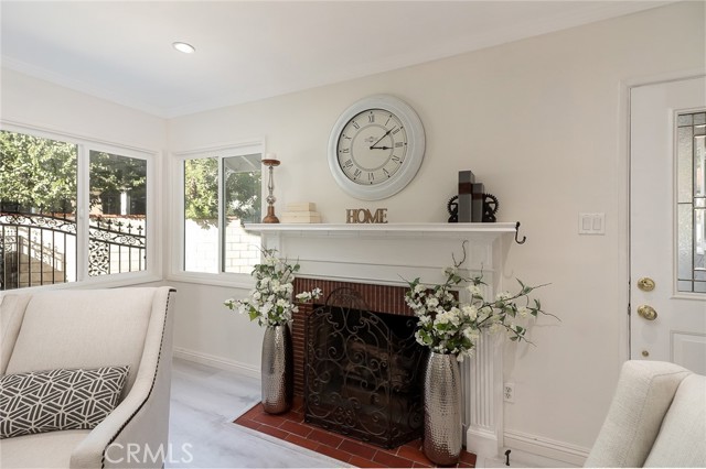 Detail Gallery Image 5 of 47 For 235 Poinsettia Ave, Monrovia,  CA 91016 - 5 Beds | 2 Baths