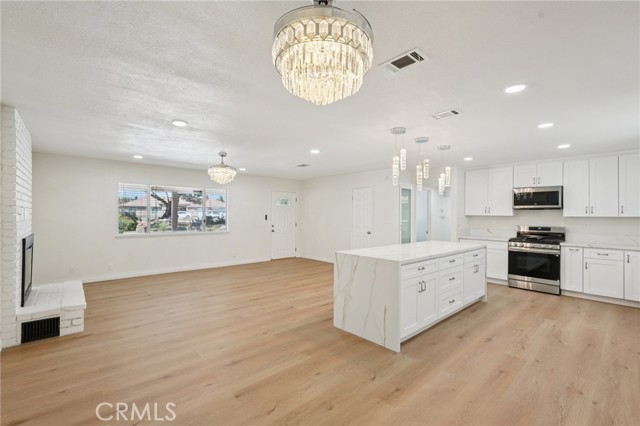 Detail Gallery Image 7 of 35 For 7829 Chase Ave, Hesperia,  CA 92345 - 5 Beds | 3 Baths