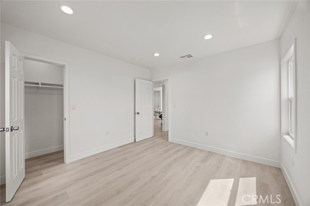 Image 17 of 37 For 2024 Grandridge Ave