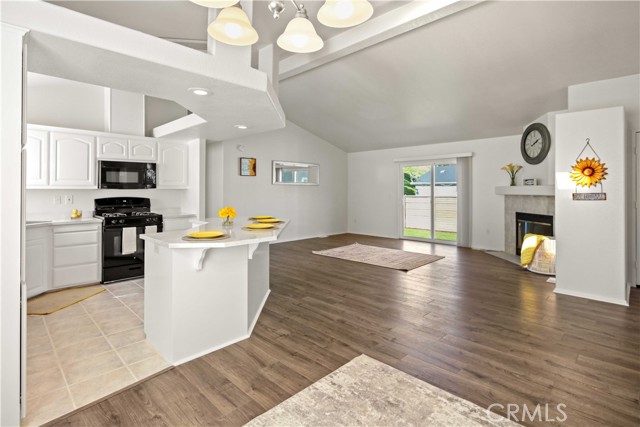 20197 Canyon View Drive, Canyon Country CA: https://media.crmls.org/medias/e3bbc8e7-06f3-4a1e-b368-e7669ba74be7.jpg