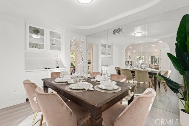 18229 Friar Street photo 8
