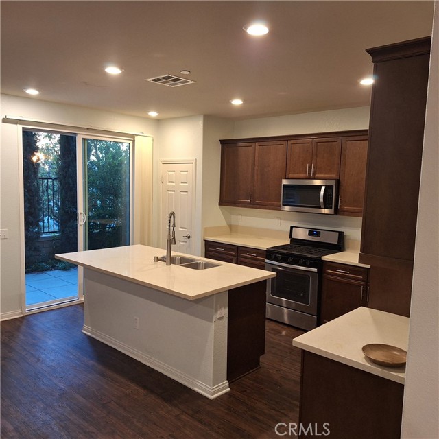 825 Parisa Place, Upland CA: https://media.crmls.org/medias/e3bd0179-19c2-42af-9498-74022165d67f.jpg