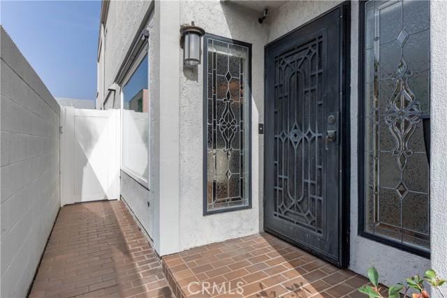 Detail Gallery Image 10 of 56 For 203 Utica Ave, Huntington Beach,  CA 92648 - 3 Beds | 2/1 Baths