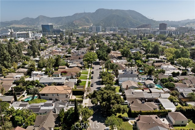 Detail Gallery Image 60 of 66 For 406 N Fairview, Burbank,  CA 91505 - 5 Beds | 4/1 Baths