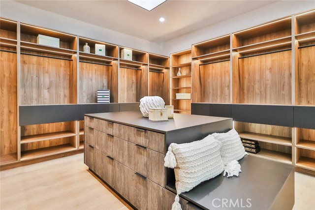 22930 Dolorosa Street, Woodland Hills CA: https://media.crmls.org/medias/e3be375c-6ec6-4ec7-a9e4-5d7b908b15e3.jpg